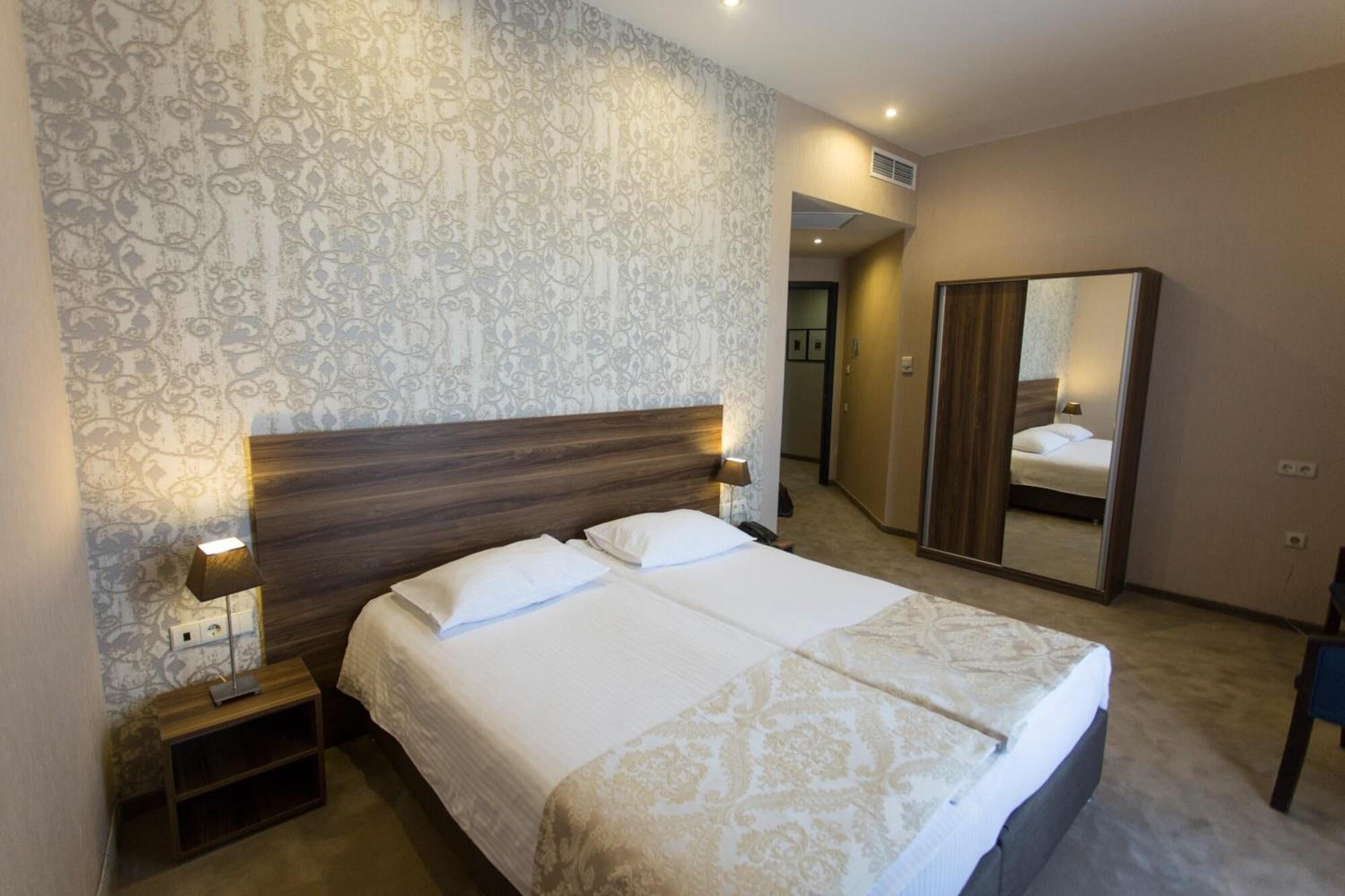 Old Meidan Tbilisi By Urban Hotels Exterior foto